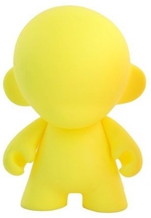 Mini Munny - Yellow DIY  figure, produced by Kidrobot. Front view.