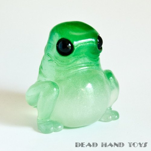 16 - Clear Pearl Fade figure by Brian Ahlbeck (Lysol), produced by Dead Hand. Front view.