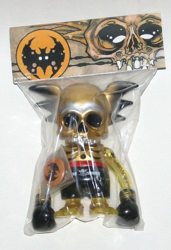 Gold Skullwing - Super Festival 37 figure by Pushead, produced by Secret Base. Front view.