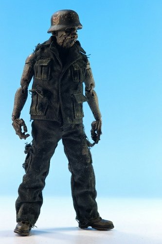 Dark Sarge Zomb figure by Ashley Wood, produced by Threea. Front view.