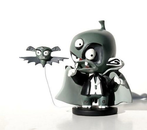 Count Monkula Mono figure, produced by Atomic Monkey. Front view.