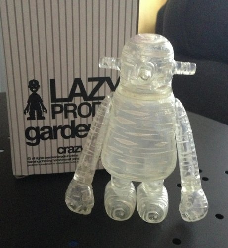 Baby Pascagoula Alien - Clear chase figure by Michael Lau, produced by Crazysmiles. Front view.