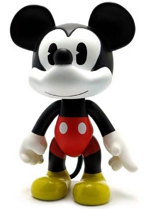 Mickey Mouse - Regular figure by Disney, produced by Artoyz Originals. Front view.