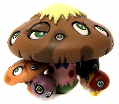 Mushrooms figure by Takashi Murakami, produced by Kaiyodo. Front view.
