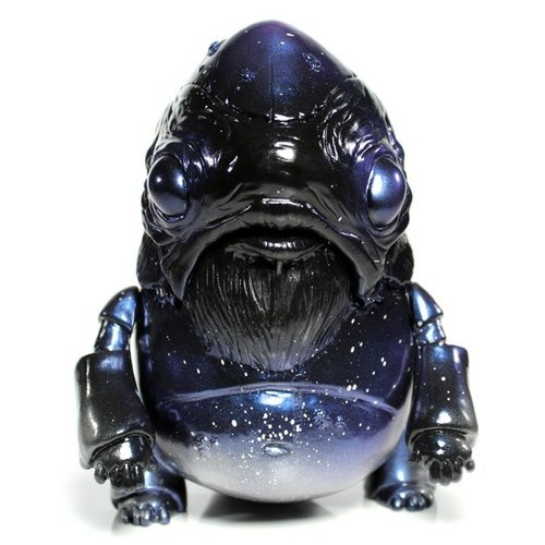 Big Muscamoot - Cosmic Version figure by Chris Ryniak, produced by Squibbles Ink & Rotofugi. Front view.
