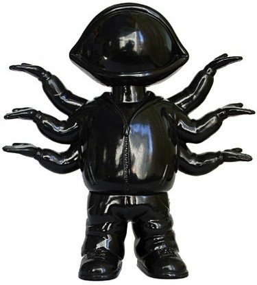 Boy Karma - Unpainted Black, SDCC 08 figure by Mark Nagata, produced by Max Toy Co.. Front view.