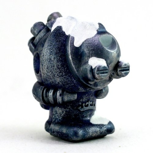 Ultramarine Snow Sprog H figure by Cris Rose. Front view.