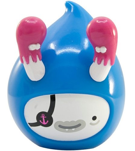 Blue Droplet figure by Gavin Strange, produced by Crazylabel. Front view.