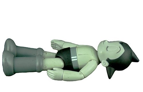 Sleeping Astro Boy (Mono version) figure, produced by Medicomtoy. Front view.