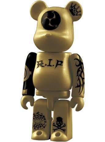 Rize Be@rbrick 100% figure by Rize, produced by Medicom Toy. Front view.