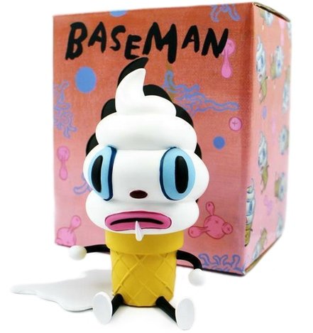 Creamy - Colour Version figure by Gary Baseman, produced by 3D Retro. Front view.