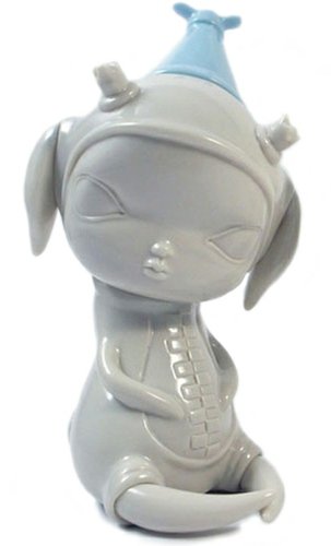 Calliope Jackalope #2 - Unpainted Version figure by Kathie Olivas, produced by Tomenosuke + Circus Posterus. Front view.
