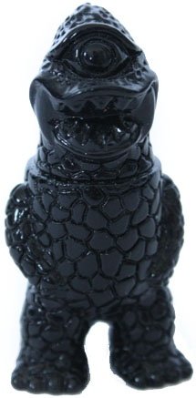 Micro Zagoran - Black figure by Kiyoka Ikeda, produced by Gargamel. Front view.