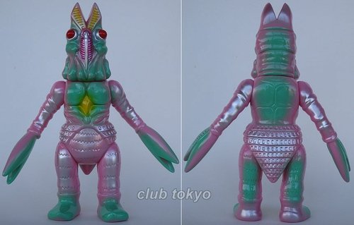 Baltan Seijin 2 Green(Hyper Hobby) figure by Yuji Nishimura, produced by M1Go. Front view.
