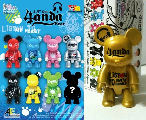 4anda x Qee ( Mystery Figure ) figure, produced by Toy2R. Front view.