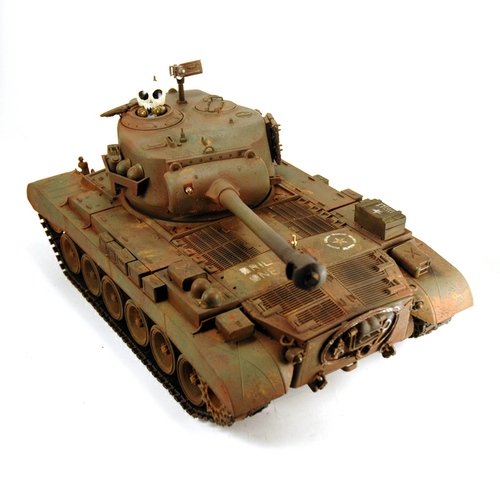 1/16 Scale Custom RC tank  figure by Drilone. Front view.