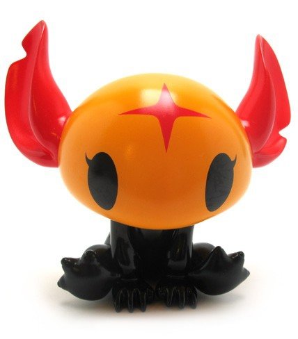 Evirob Stitch  figure by Devilrobots, produced by Mindstyle. Front view.