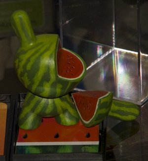 Watermelon Dunny figure by Chao Bao Yu (Hellsing_Chaos). Front view.