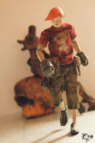 RVHK Kenshiro figure by Ashley Wood, produced by Threea. Front view.