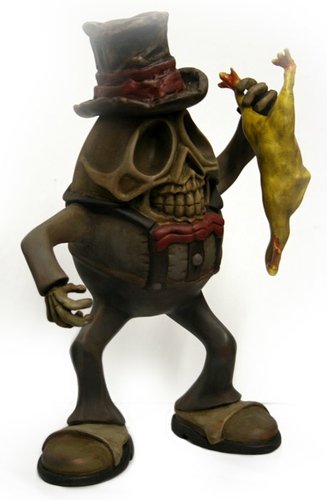 Classic Humpty figure by Steve Lee. Front view.