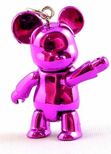 Metallic Pink Qee Zipper Pull figure by Toy2R, produced by Toy2R. Front view.