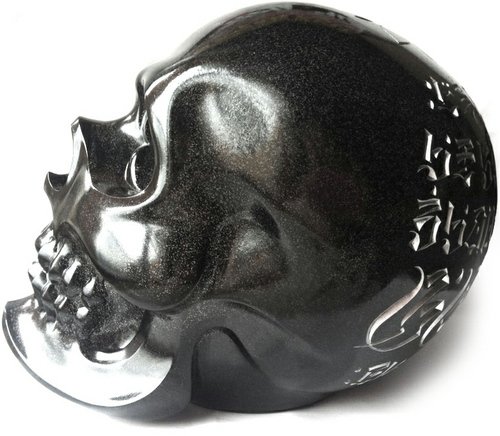 Hasadhu Shingon Skull - Black Lamé figure by Usugrow, produced by Secret Base. Front view.