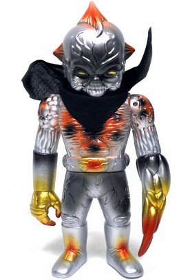 Biterman バイターマン figure by Paul Kaiju, produced by Realxhead. Front view.