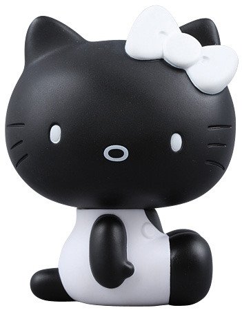 Undercover Hello Kitty - VCD Special No.109, Black & White  figure by Sanrio, produced by Medicom Toy. Front view.
