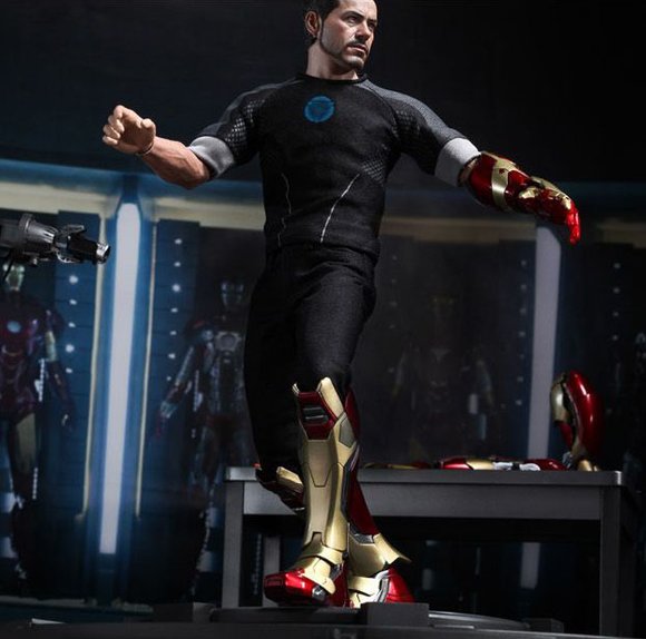 Tony Stark (Armor Testing Version) figure by Jc. Hong, produced by Hot Toys. Front view.