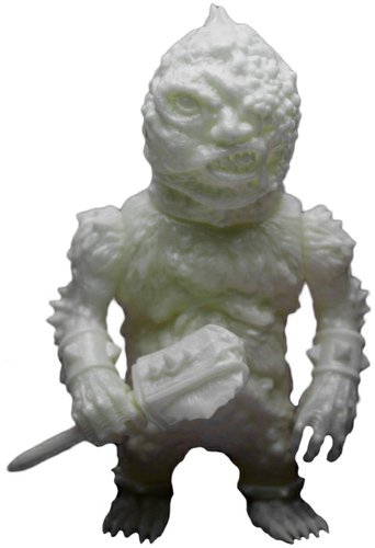 Toxigon - Unpainted GID figure by Lash, produced by Mutant Vinyl Hardcore. Front view.