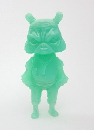 Treyjus - Glow In The Dark Clutter Exclusive figure by Scott Tolleson. Front view.