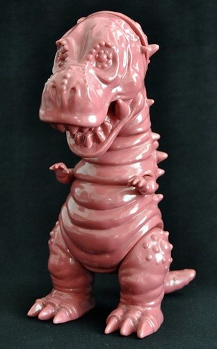 Tyranbo (Smoke Red / Blank) figure by Hiramoto Kaiju, produced by Cojica Toys. Front view.