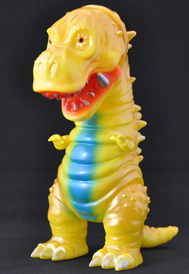 Tyranbo (チラボ) figure by Hiramoto Kaiju, produced by Cojica Toys. Front view.