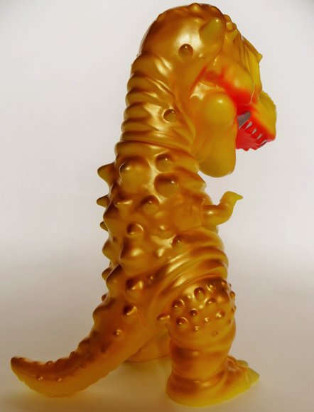 Tyranbo (チラボ) figure by Hiramoto Kaiju, produced by Cojica Toys. Back view.