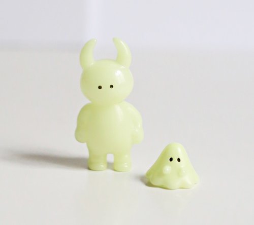 Uamou and Mini Boo figure by Ayako Takagi, produced by Uamou. Front view.