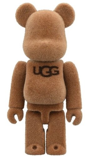 UGG BE@RBRICK 100% figure, produced by Medicom Toy. Front view.