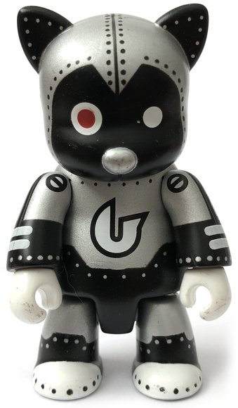 Ultra Robot - Grey figure by Ultraman, produced by Toy2R. Front view.