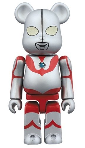 Ultraman BE@RBRICK 100% figure, produced by Medicom Toy. Front view.