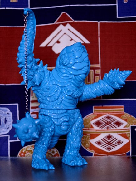 Unpainted Blue Slugbeard figure by Paul Kaiju, produced by Toy Art Gallery. Front view.