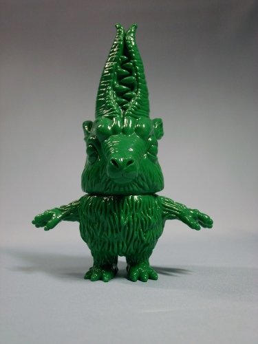 Unpainted Green Usir figure by Splurrt. Side view.
