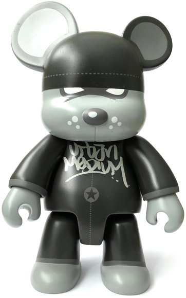 Vandal Bear figure by Urban Medium, produced by Toy2R. Front view.