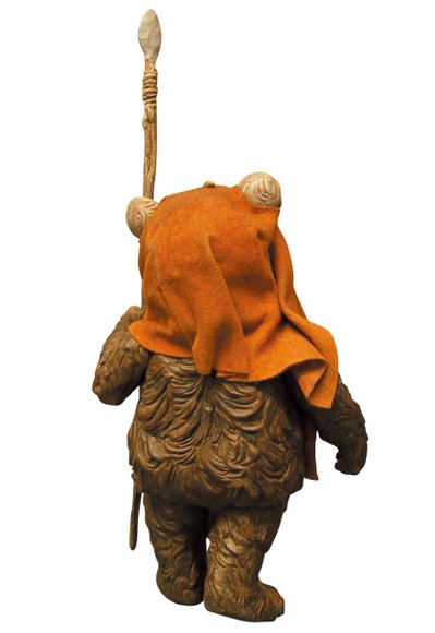 Wicket - VCD No.114 figure by Lucasfilm Ltd., produced by Medicom Toy. Back view.