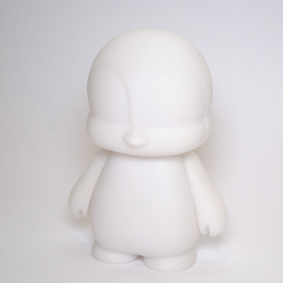 Waddle DIY figure by Urban Elephant, produced by Urban Elephant. Front view.