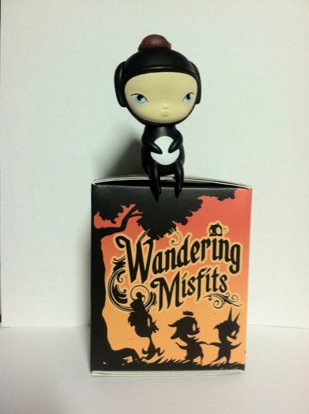 Wandering Misfits Calliope Black figure by Brandt Peters X Kathie Olivas, produced by Cardboard Spaceship. Packaging.