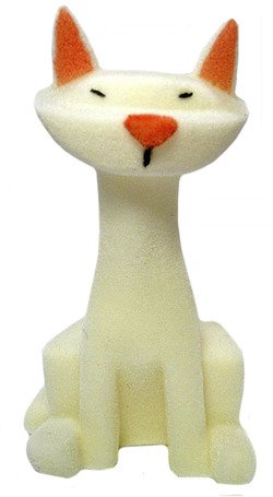 White Flocked Kitty  figure by Ashley Wood, produced by Threea. Front view.
