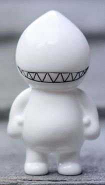 White Painted Mouth Bastard figure by Ayako Takagi, produced by Uamou. Front view.