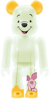 Winnie the Pooh Be@rbrick 100% - Ghost Ver. figure by Disney, produced by Medicom Toy. Front view.