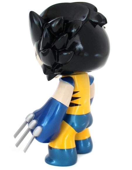 Wolverine Celsius Custom figure by Rotobox. Side view.