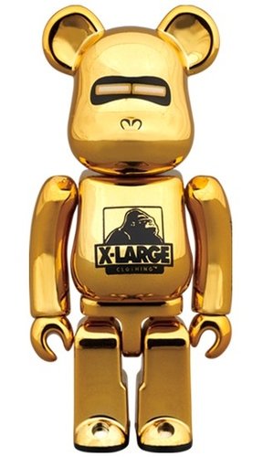 XLARGE(R) × HAJIME SORAYAMA GOLD BE@RBRICK 100% figure, produced by Medicom Toy. Front view.