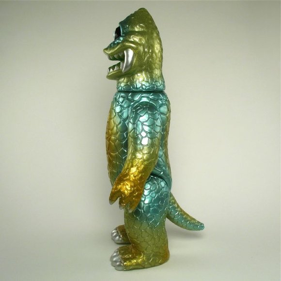 Zagoran - Gold, Metallic Light Blue figure by Kiyoka Ikeda. Side view.